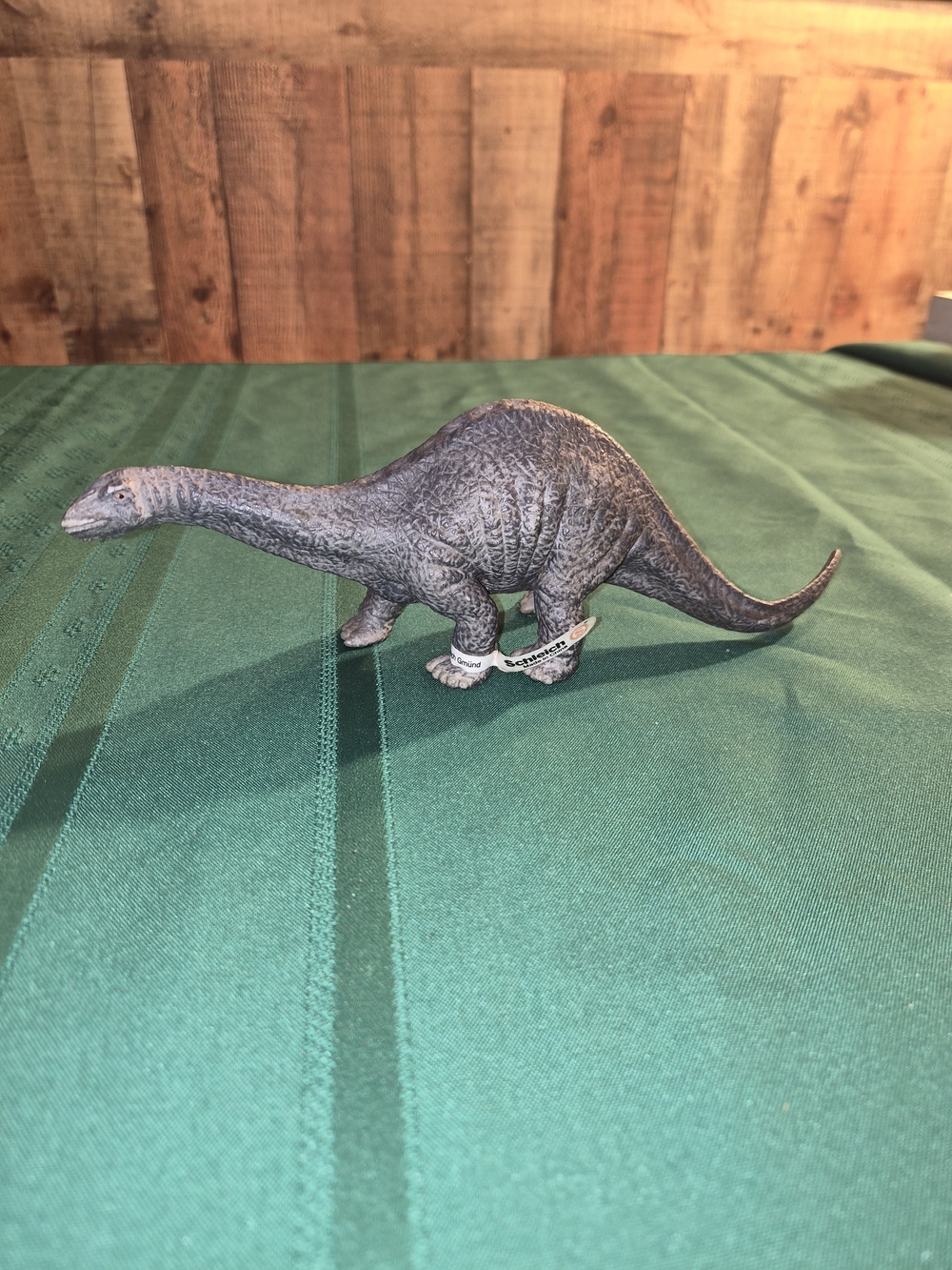 Schleich Apatosaurus dinosaur toy with gray textured with tag
